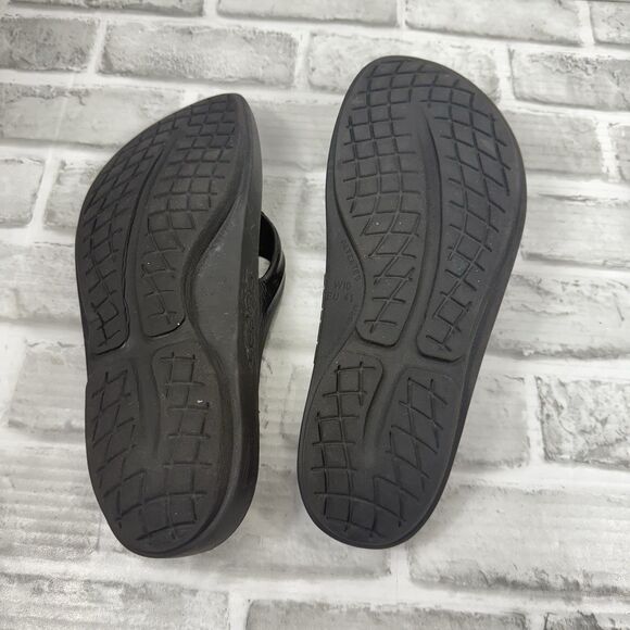 OOFOS OOlala Luxe Black Shiny Flip Flop Thong Recovery Sandals Women's Size 10 - Picture 9 of 11